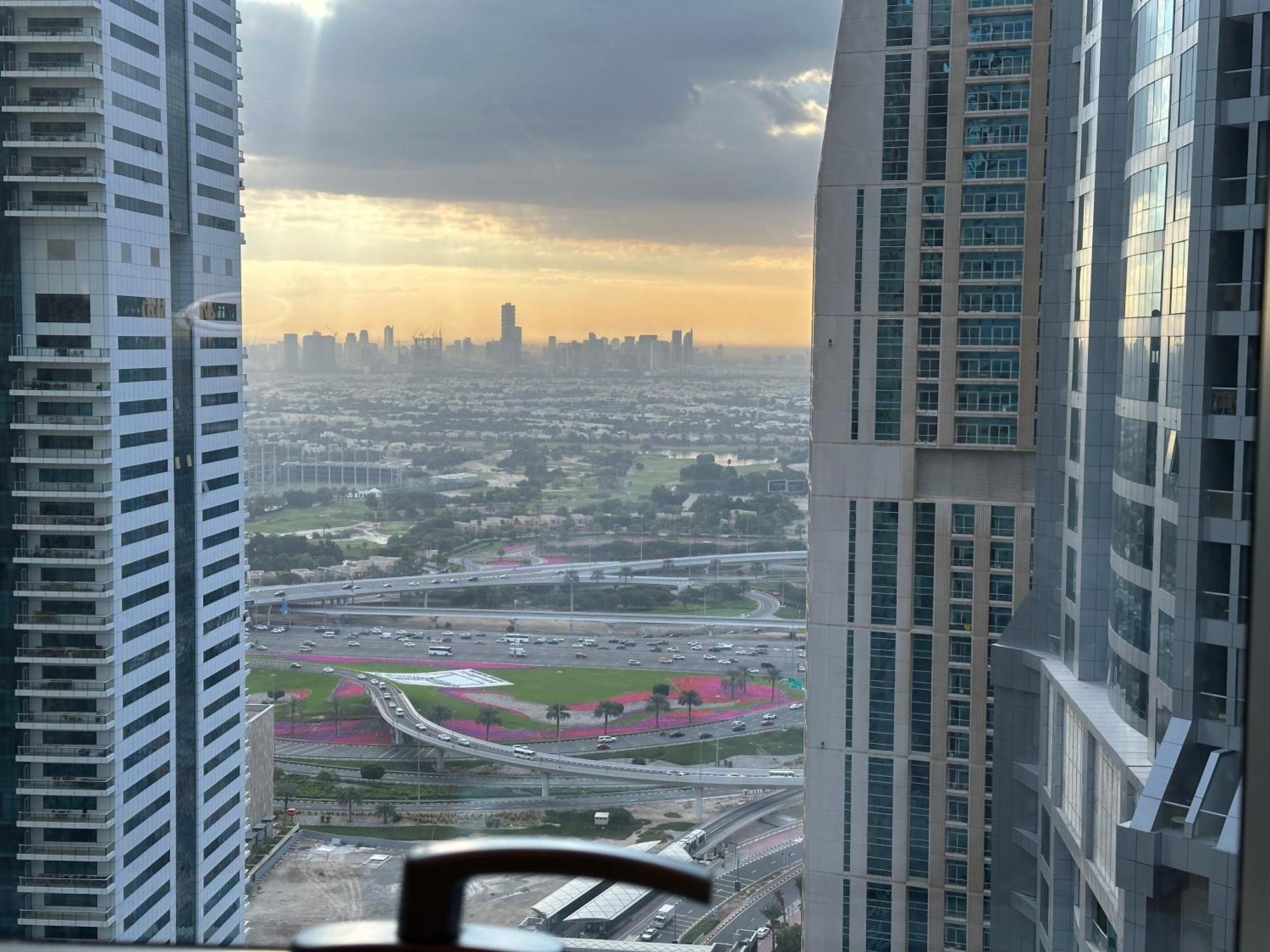 Super Host At Highest Residential Tower In The World, Private Rooms In A Shared Apartment Ντουμπάι Εξωτερικό φωτογραφία