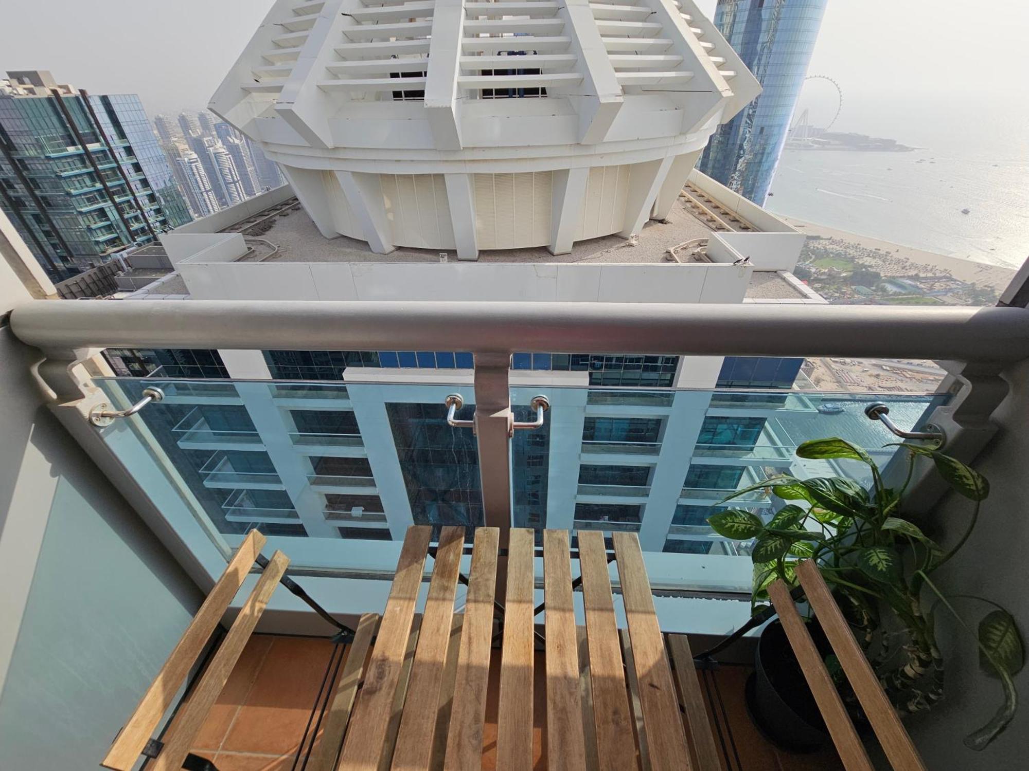 Super Host At Highest Residential Tower In The World, Private Rooms In A Shared Apartment Ντουμπάι Δωμάτιο φωτογραφία